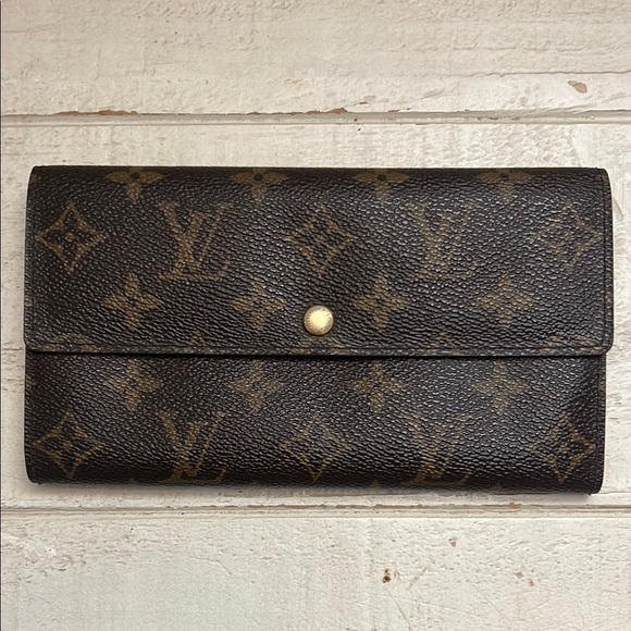 Louis Vuitton Handbags - Louis Vuitton Monogram Sarah Long Wallet